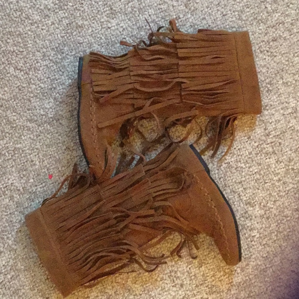 Little Girls Brown fringe boots